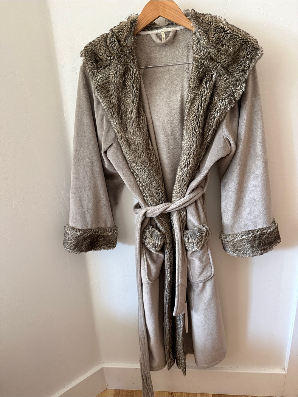 Pottery Barn Taupe Faux-Fur Trim Hooded Robe